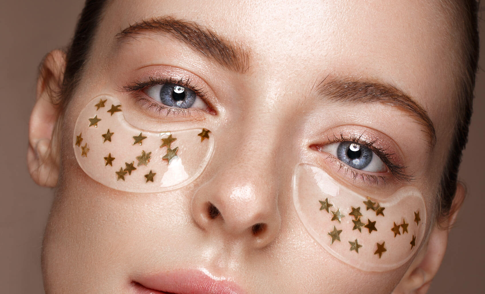 Как ухаживать за кожей вокруг глаз